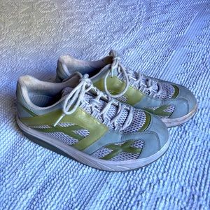 MBT Size 8.5 White Grey Rocker Toning Walking Athletic Sneakers